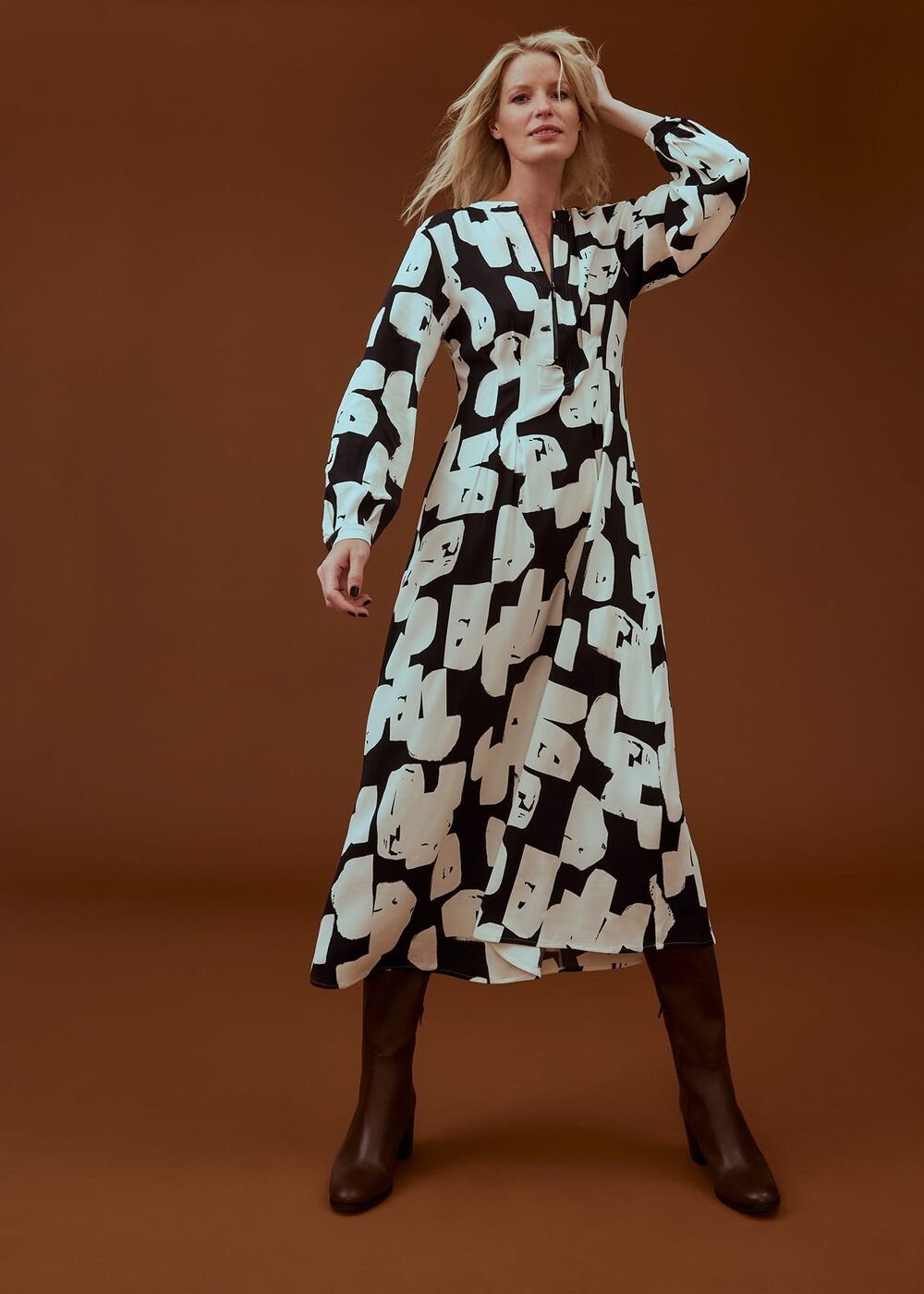 Black & White Abstract Maxi Dress - Ivory/Black