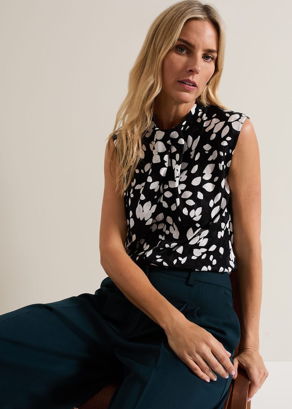 Polly Printed Twist Neck Top - Black/Ivory