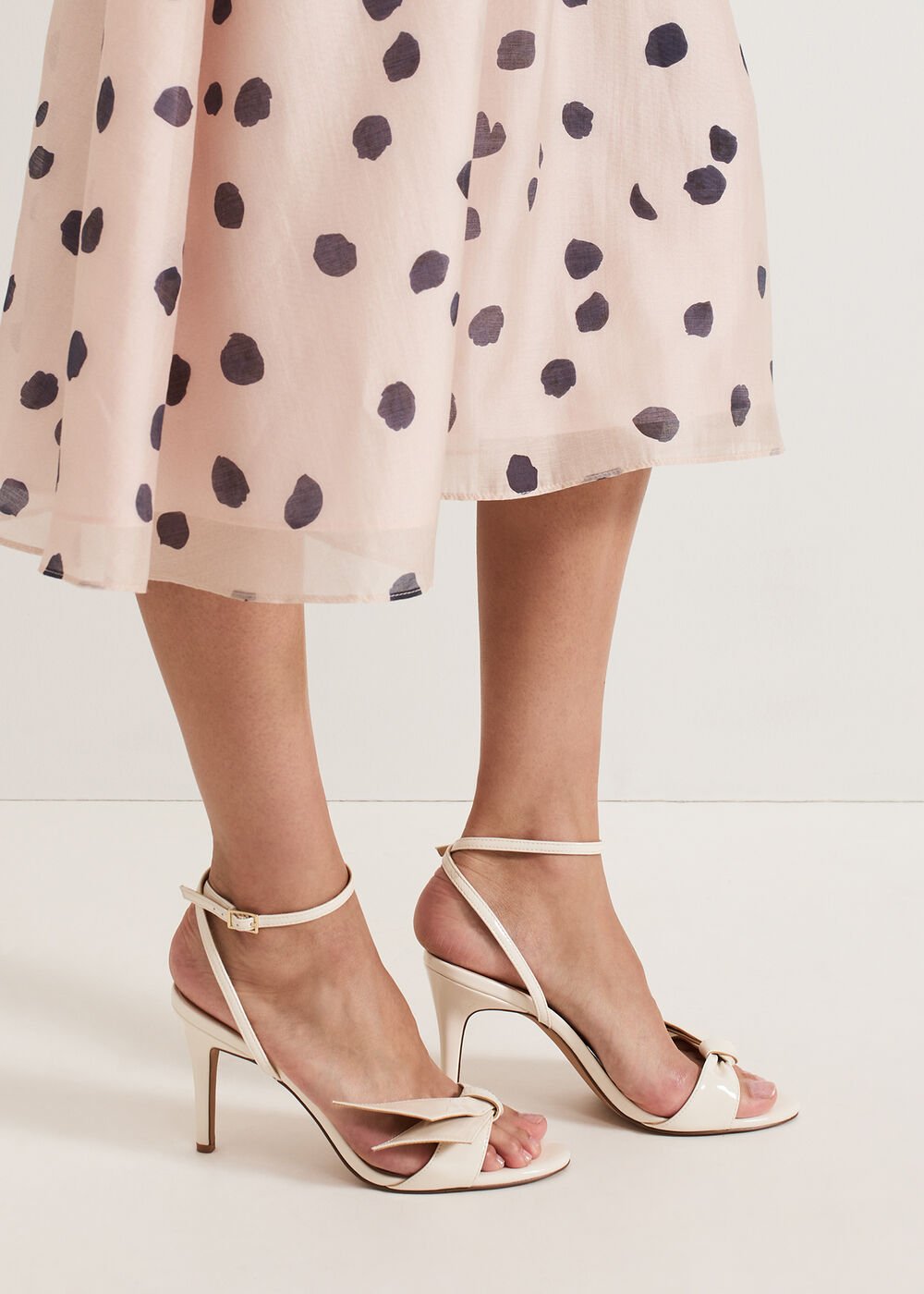 Ivory Bow Sandal - Ivory