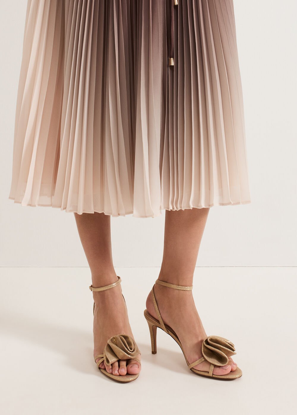 Gold Flower Strappy - Gold