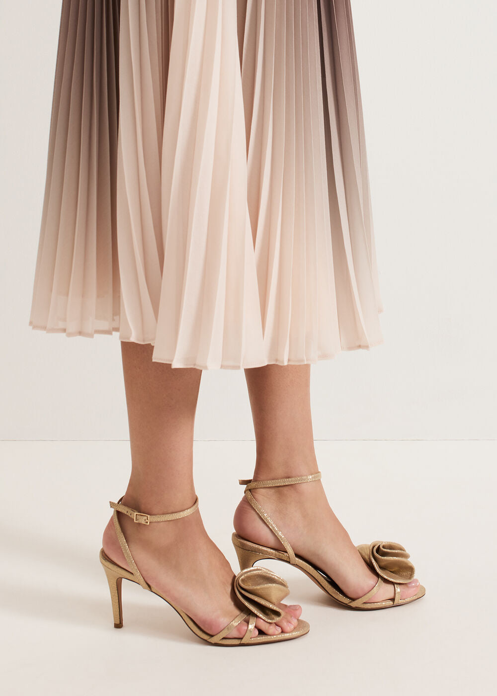 Gold Flower Strappy - Gold