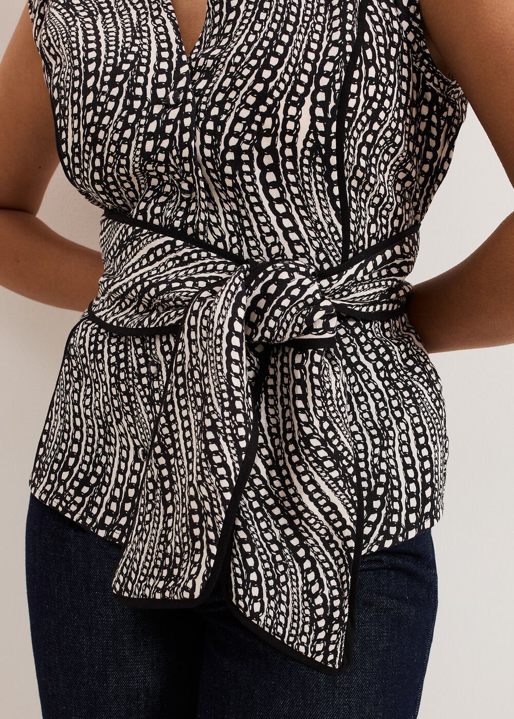 Petite Print Top - Black/Ivory