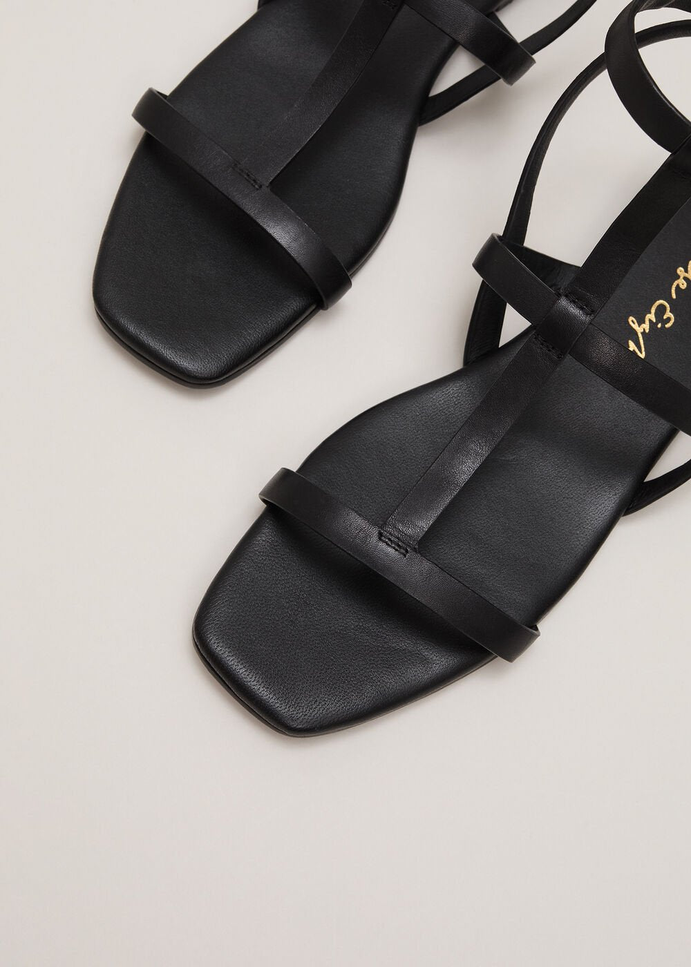 Strappy Flat Sandals - Black