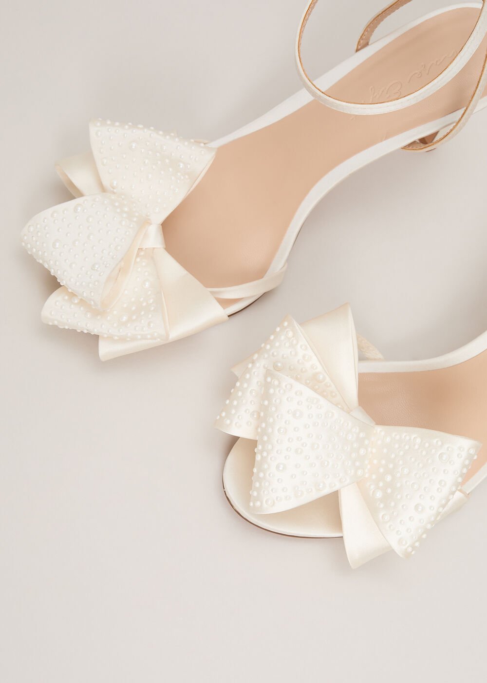 Pearl Bow Sandals - Ivory