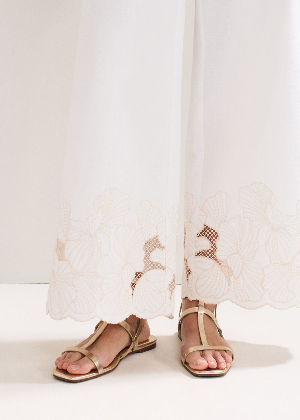 Strappy Flat Sandals - Gold