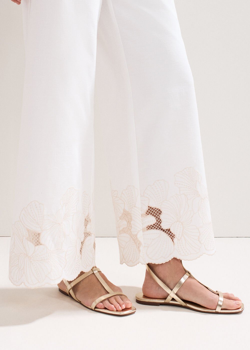 Strappy Flat Sandals - Gold