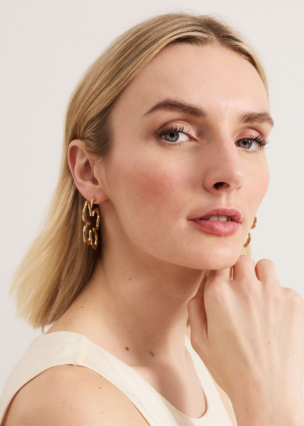 Flower Earrings - Gold