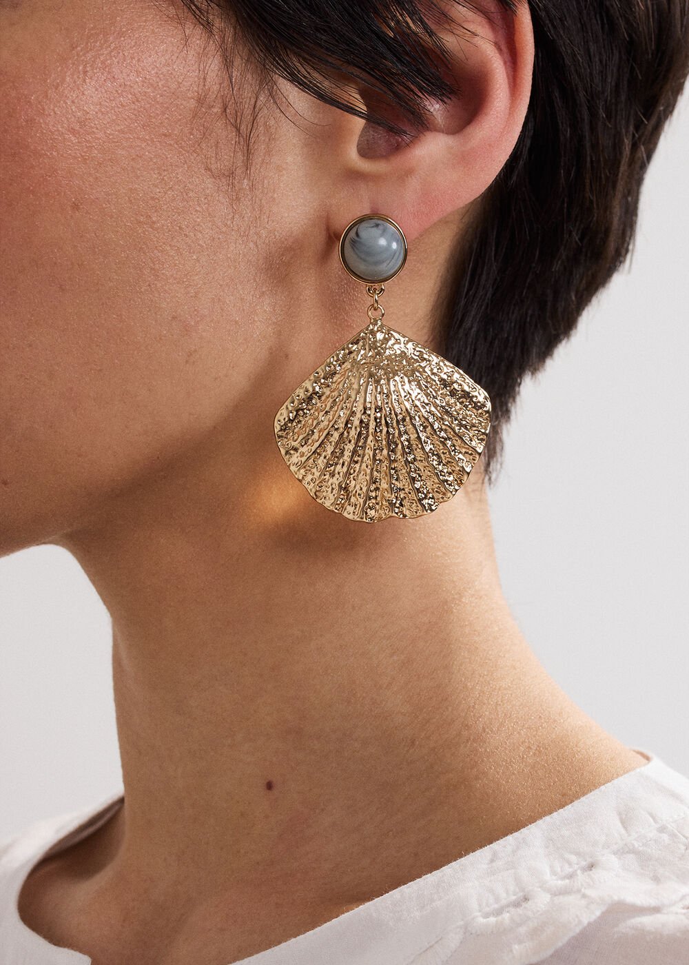 Shell Earrings - Gold