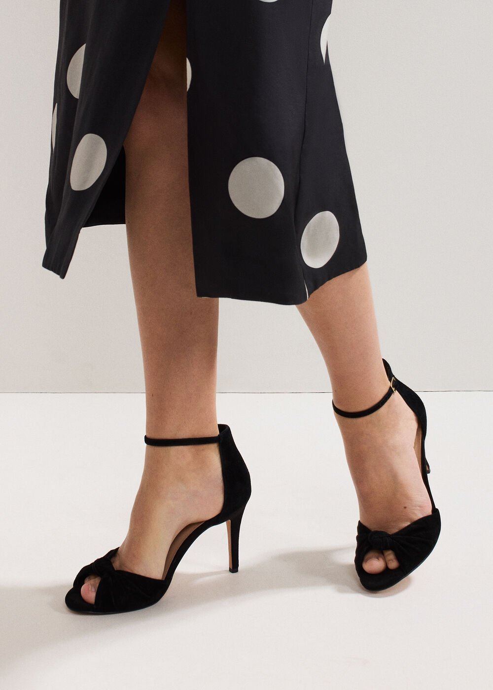 Suede Knotted Sandal - Black