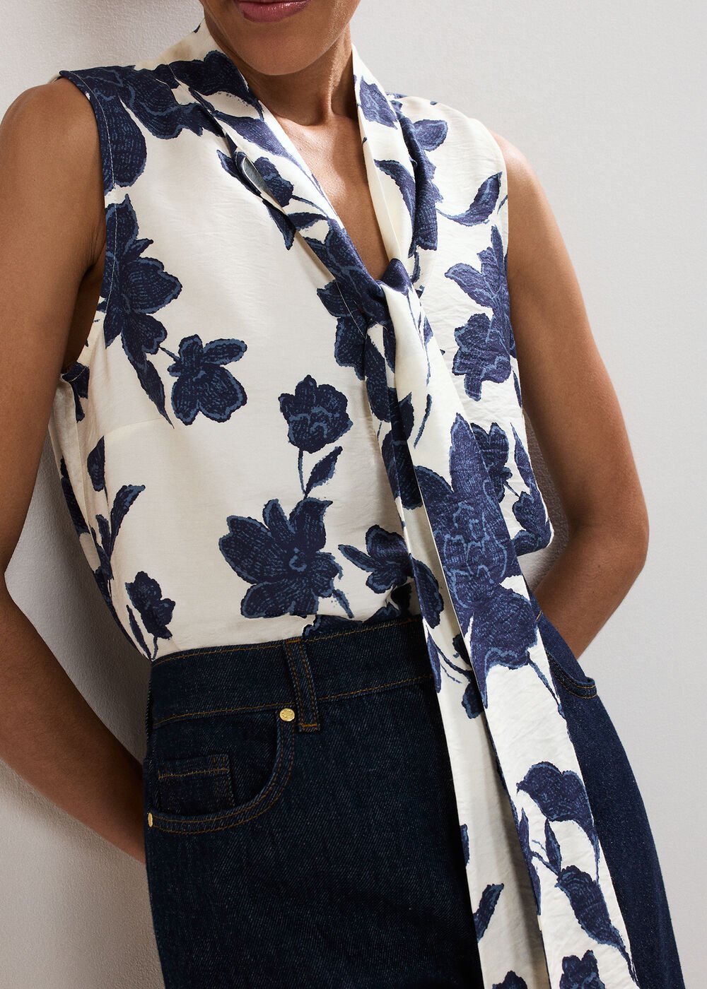 Junie Floral Blouse - Navy/Ivory