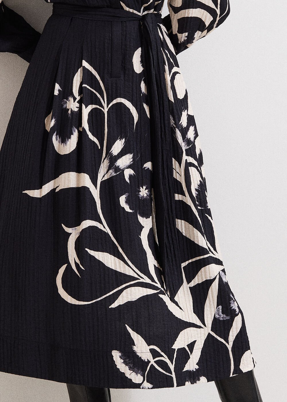Natalie Floral Midi Dress - Black/Ivory