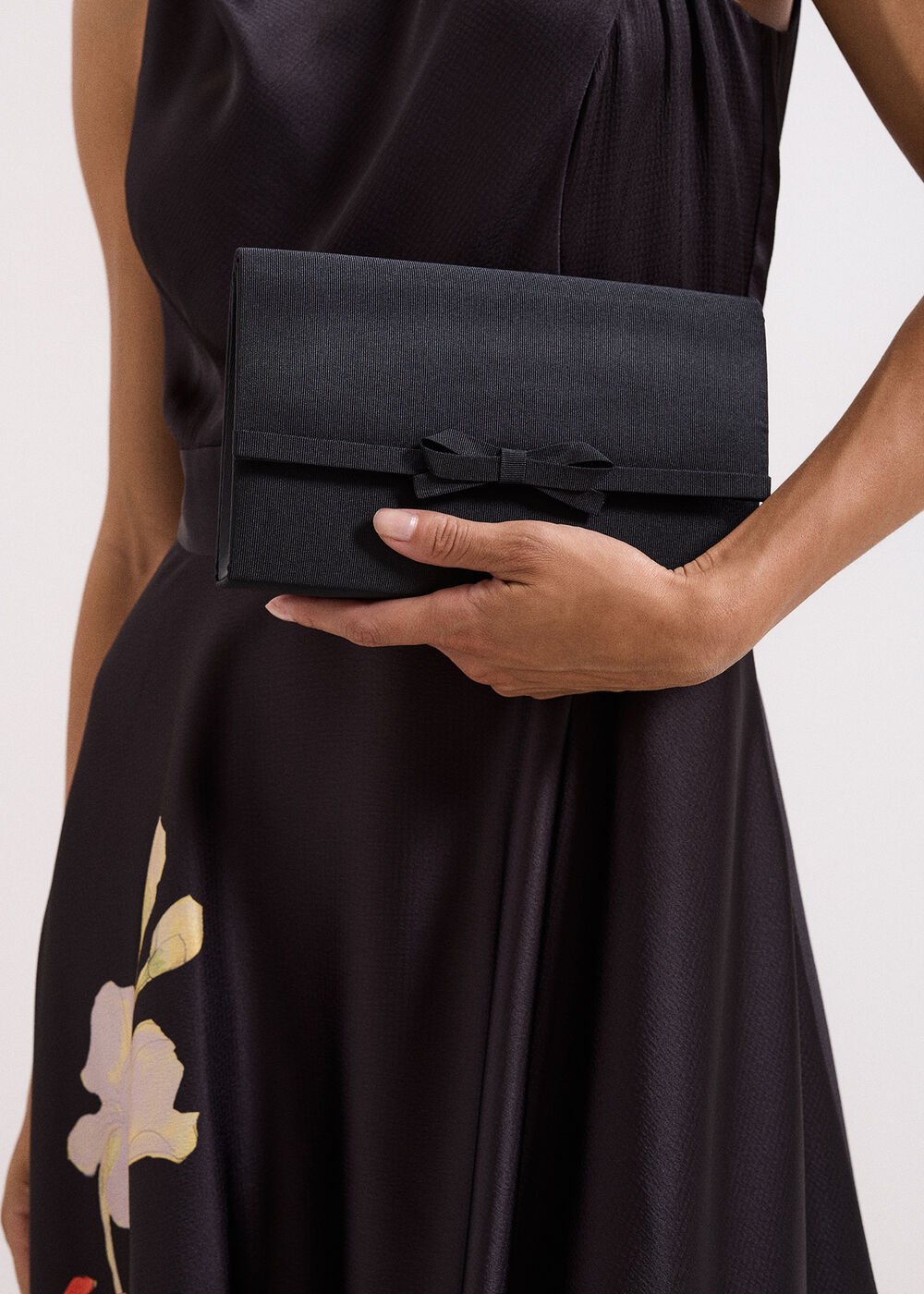 Grosgrain Bow Clutch - Black