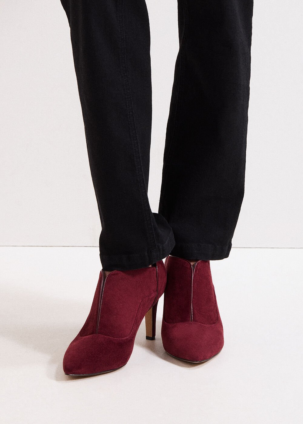 Suede Boots - Dark Red