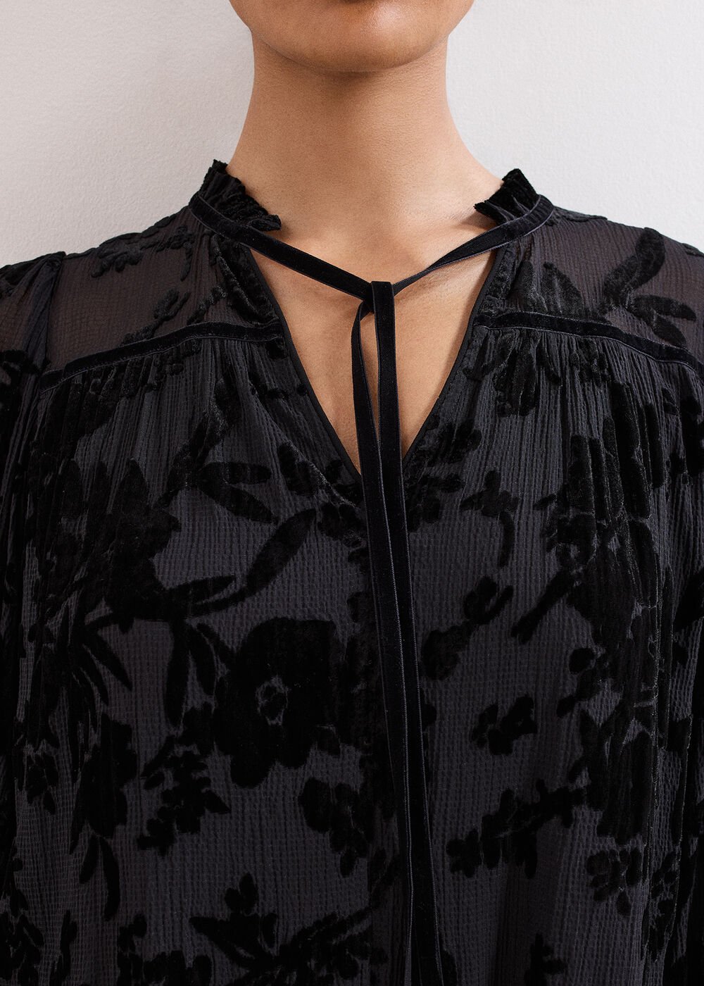 Mila Velvet Dress - Black