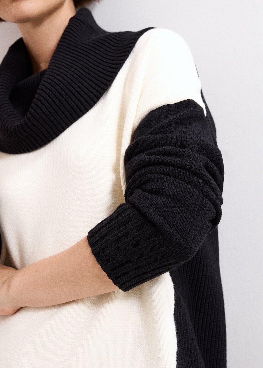 Dara Jumper - Black/Ivory