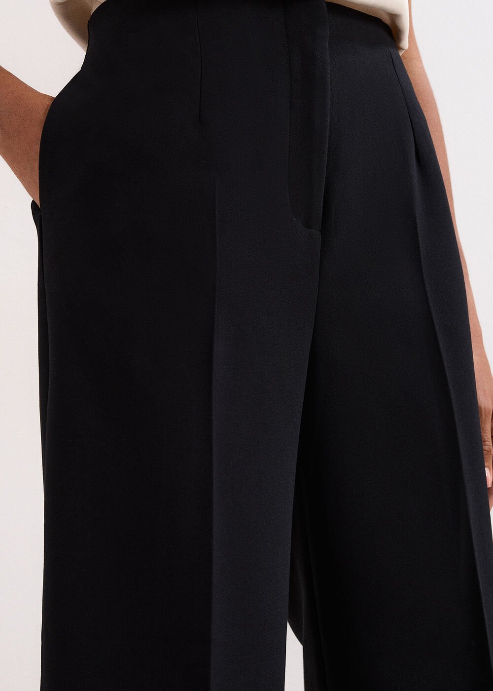 Aubrielle Black Culotte Trousers - Black