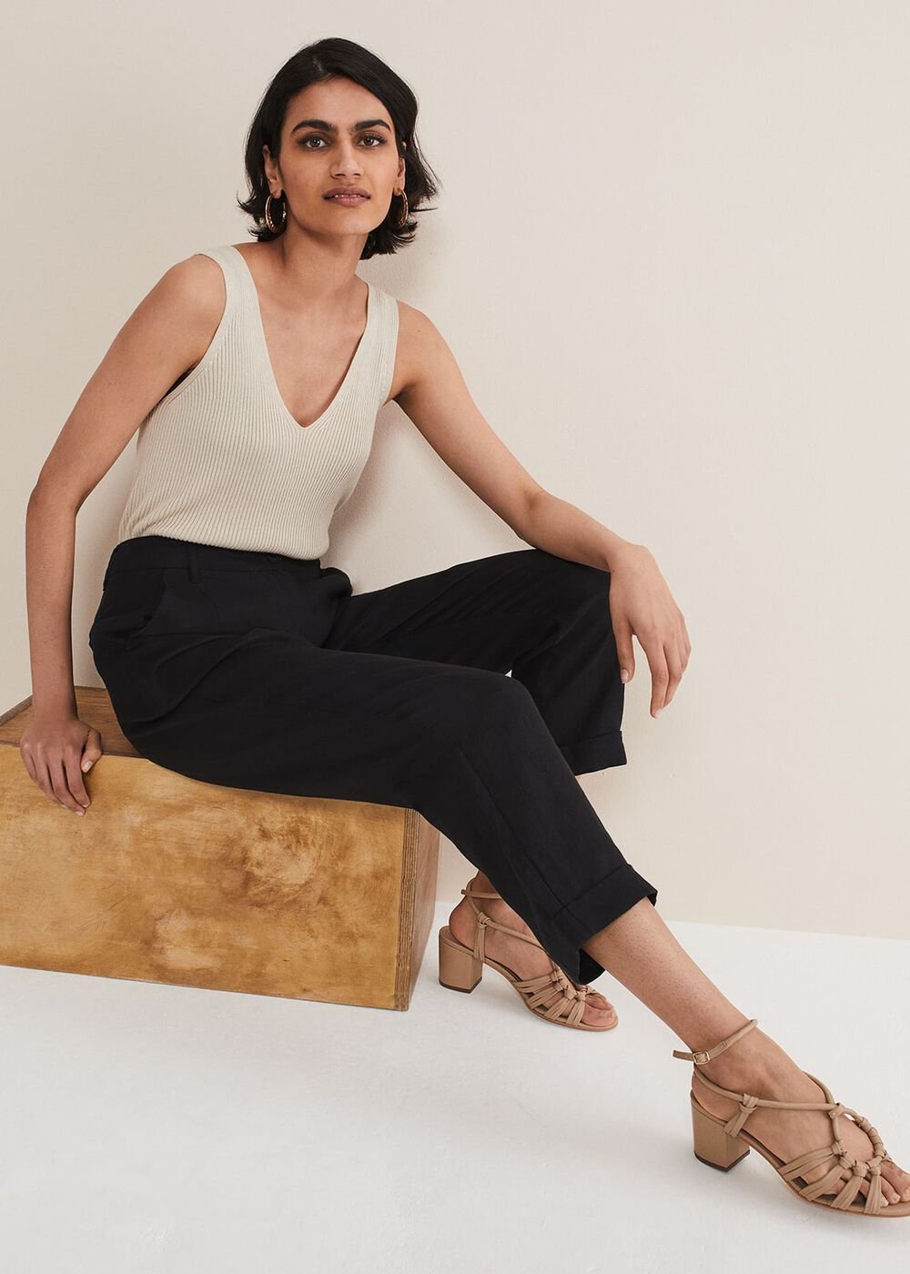 Klarra Black Linen Tapered Trousers - Black