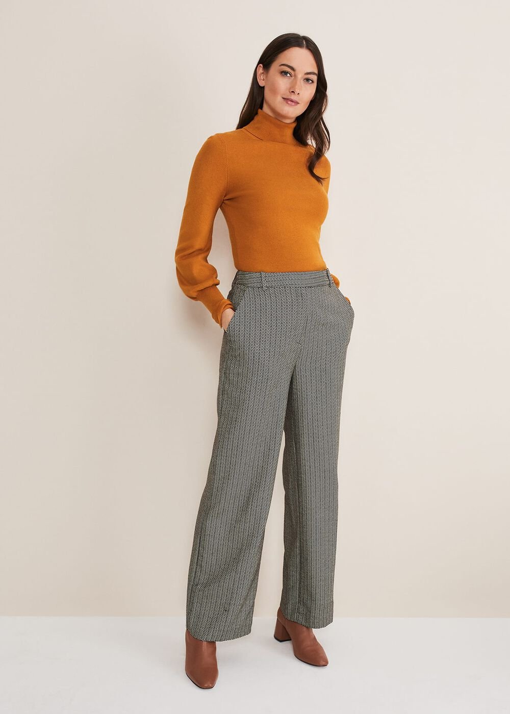 Nouria Herringbone Tapered Trouser - Black/Cream