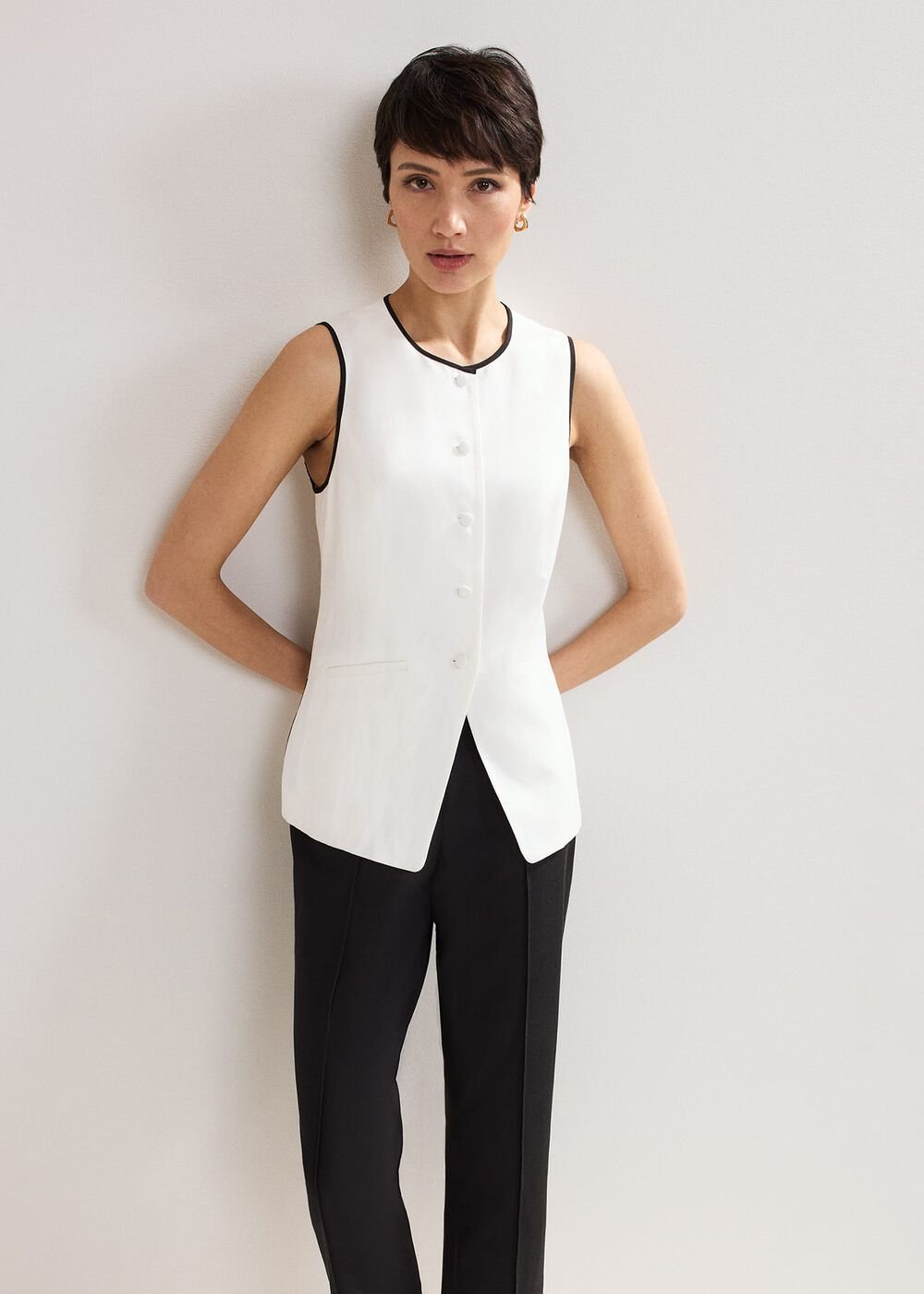 Miah Stretch Capri Trousers - Black