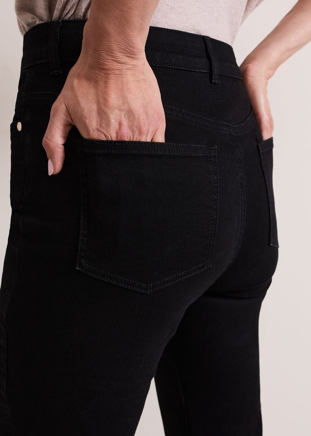 Olivia Bootcut Jean - Black