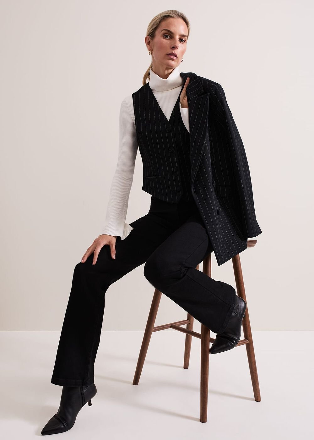 Olivia Bootcut Jean - Black