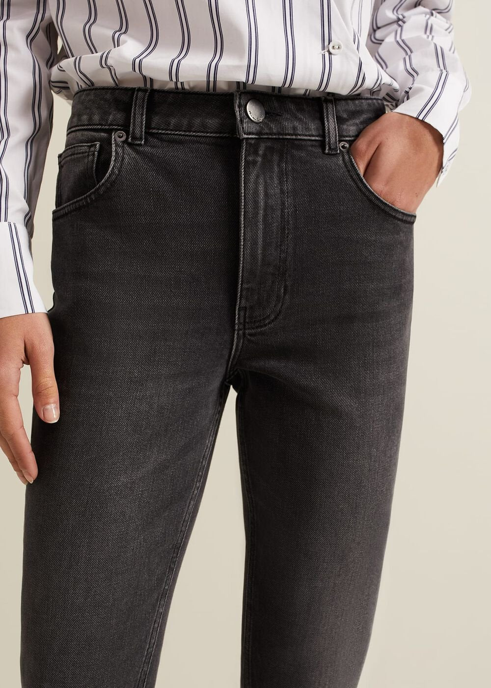 Sara Slim Leg Jeans - Black