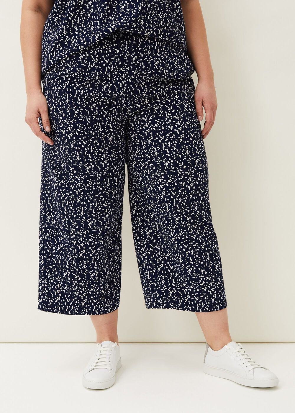 Carin Spot Culotte Trousers - Navy