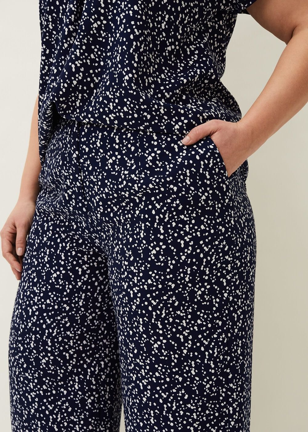 Carin Spot Culotte Trousers - Navy