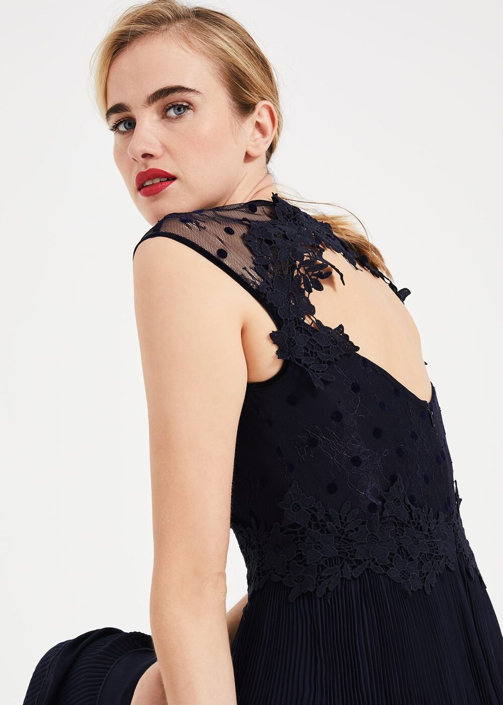 Oiriana Pleated Lace Maxi Dress - Navy