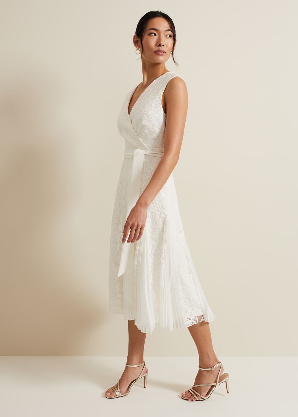 Caterina Embroidered Flared Wedding Dress - Pale Cream