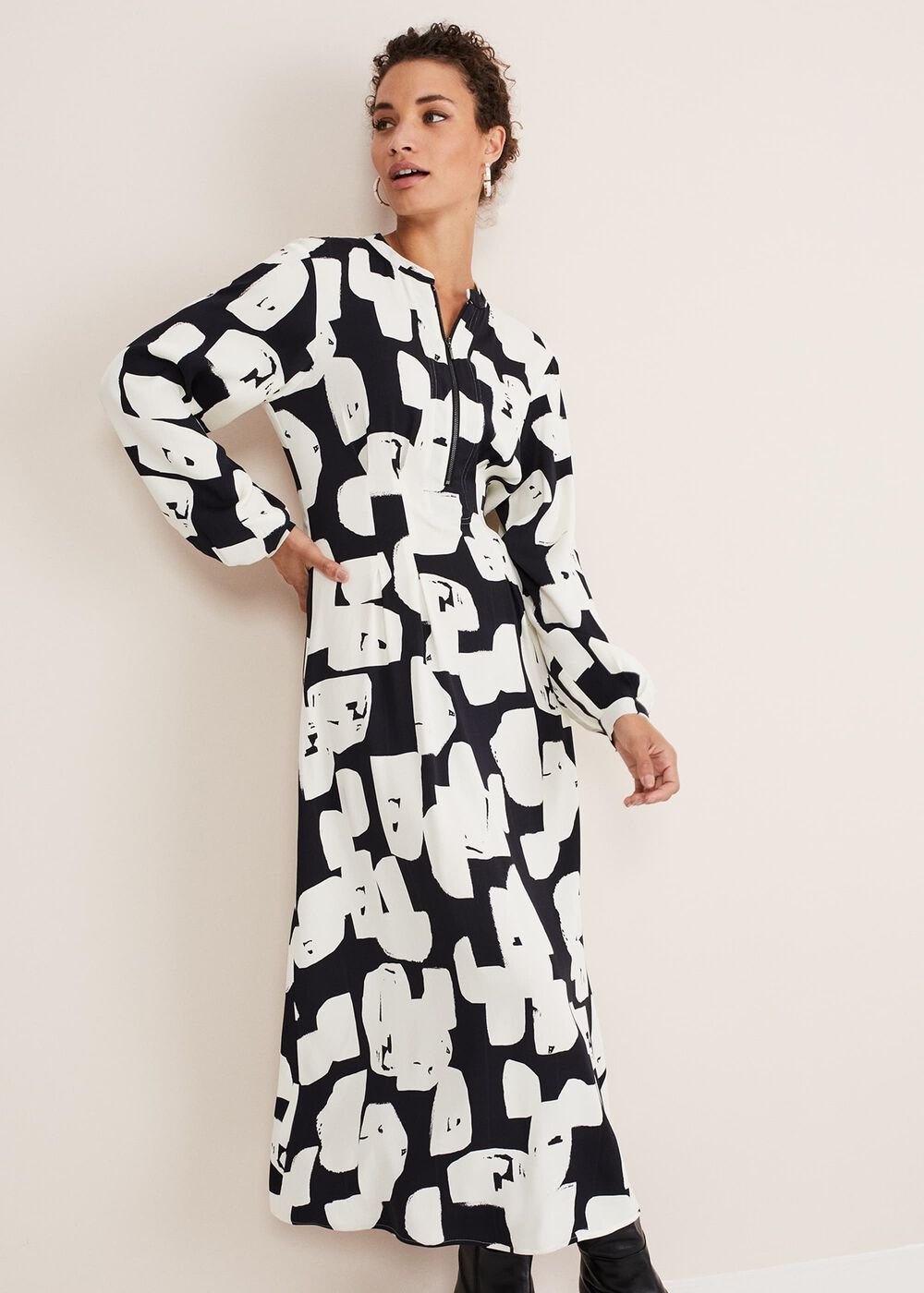 Black & White Abstract Maxi Dress - Ivory/Black