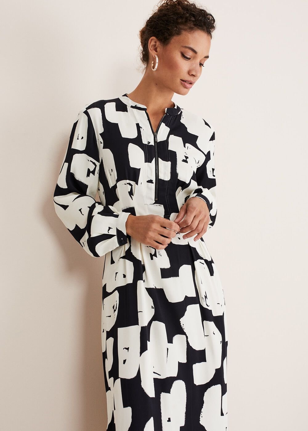 Black & White Abstract Maxi Dress - Ivory/Black