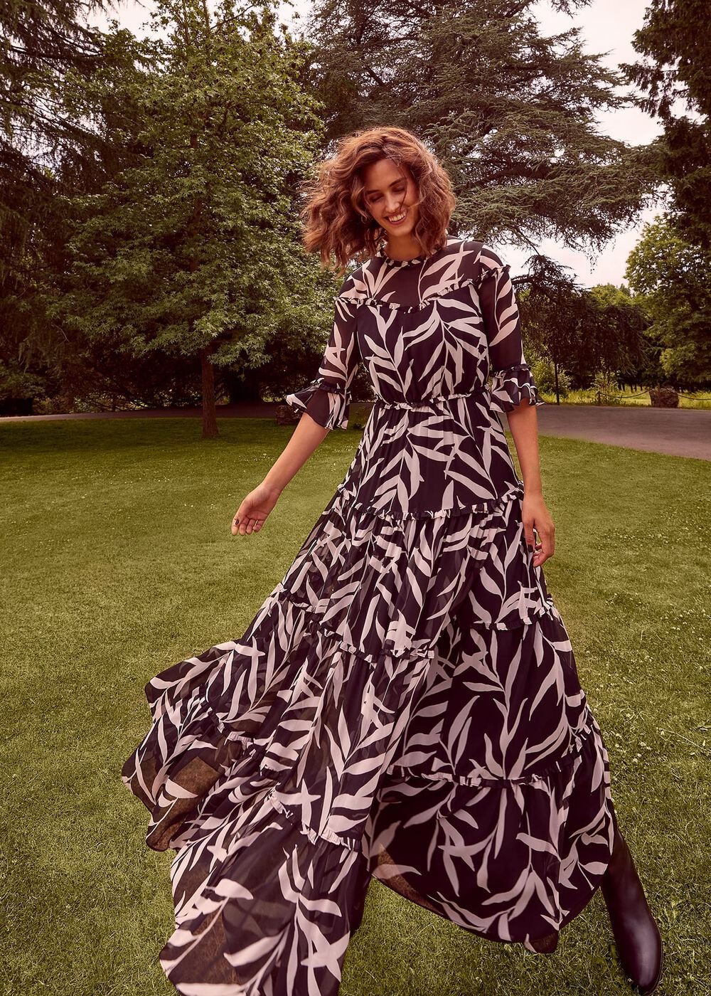 Amber Leaf Print Tiered Dress - Black/Blush