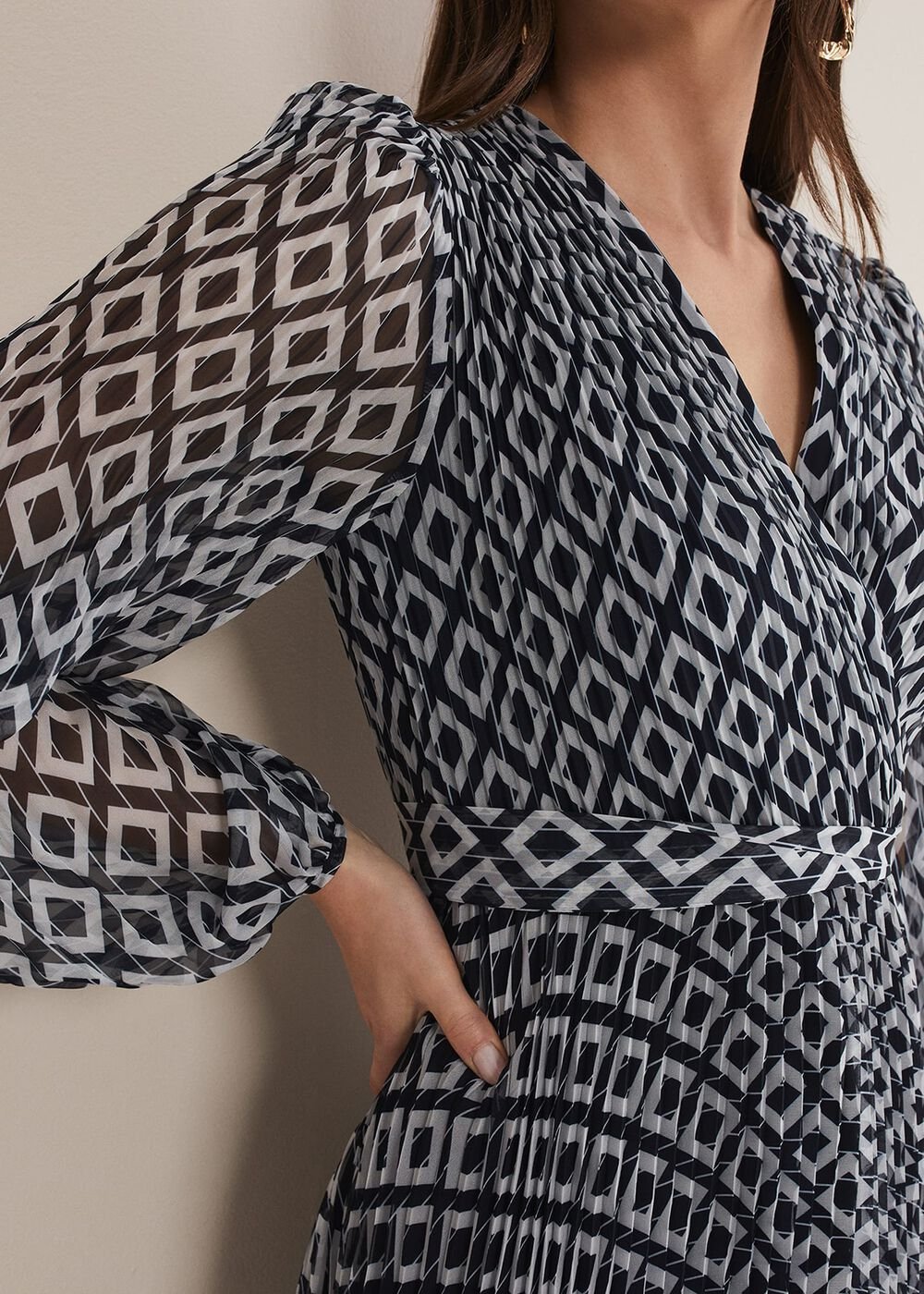Roxanna Pleated Diamond Maxi Dress - Navy/Ivory