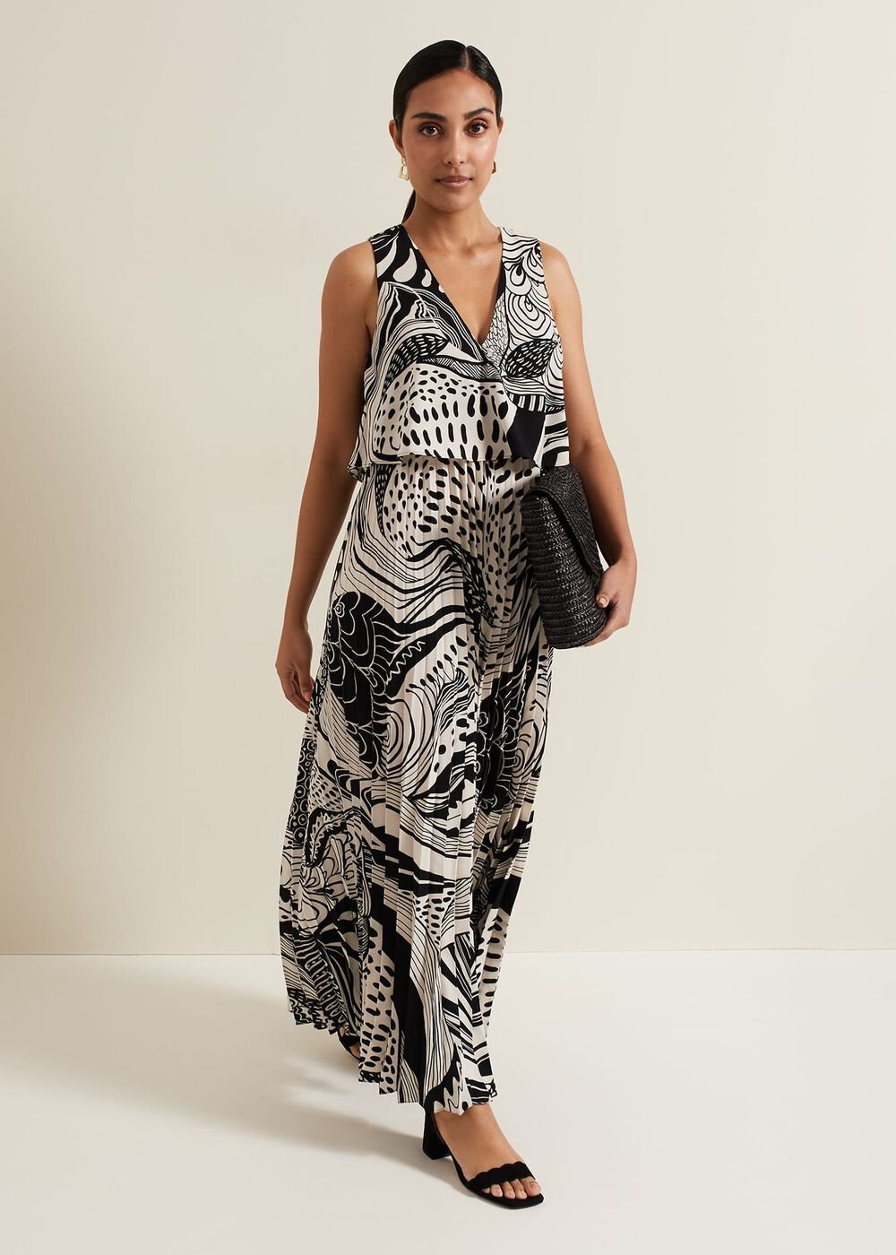 Petite Saskia Abstract Pleated Jumpsuit - Black
