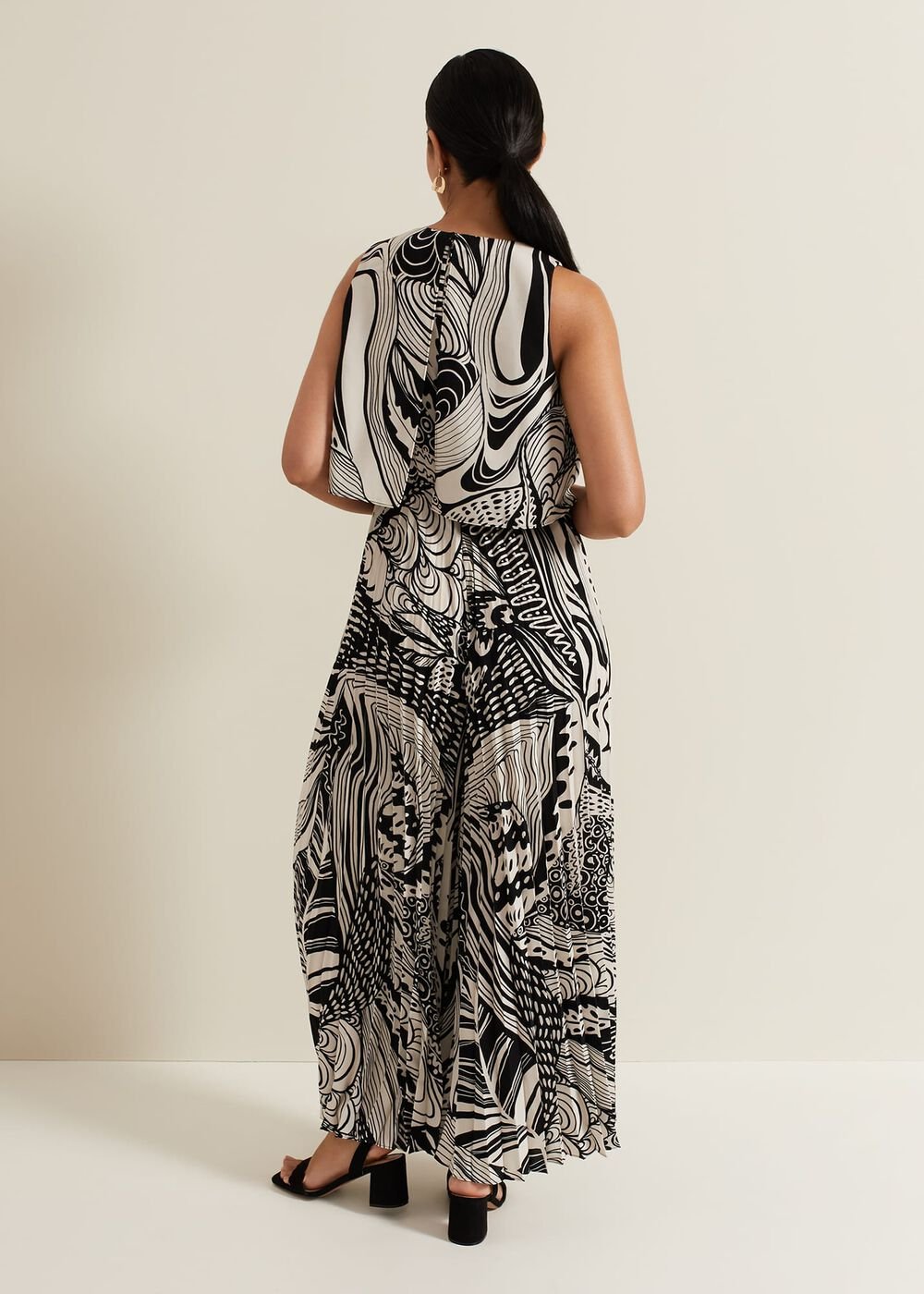 Petite Saskia Abstract Pleated Jumpsuit - Black