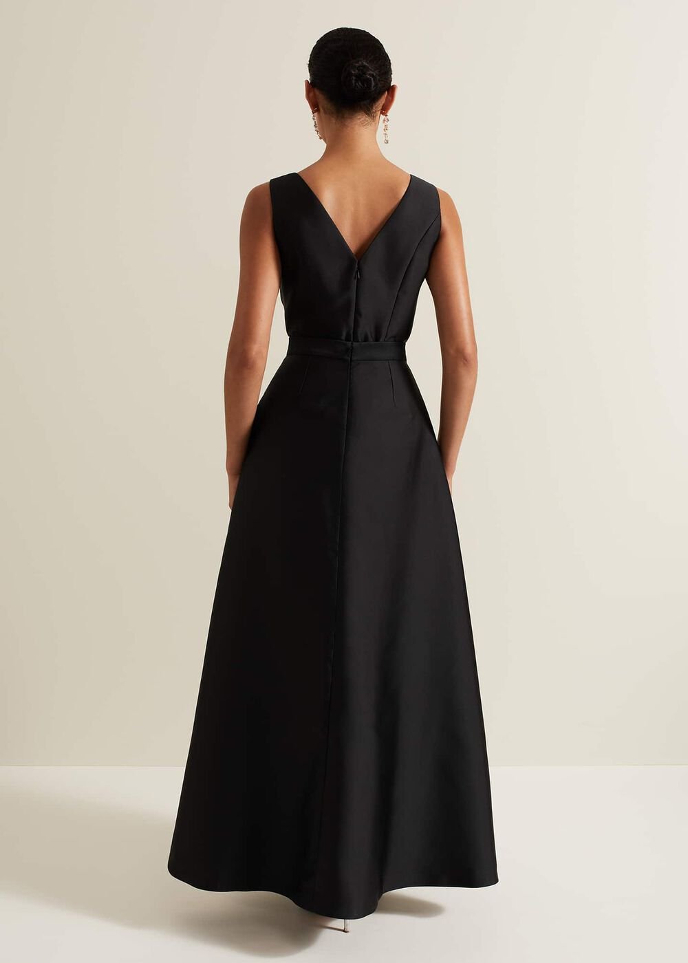 Yisanne Black Satin Embelished Dress - Black