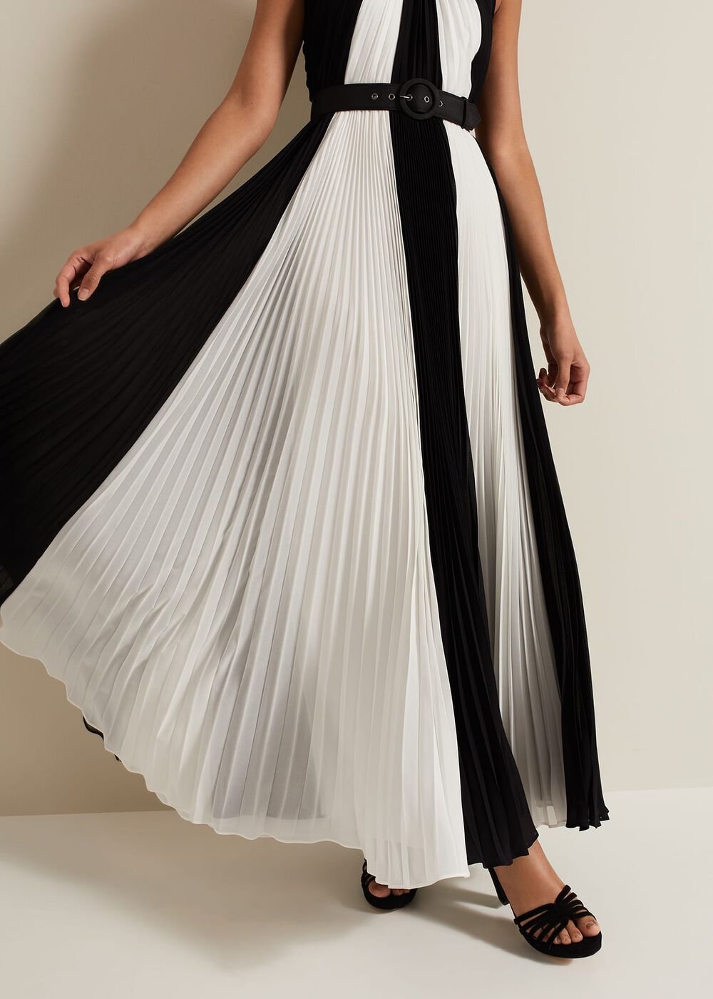 Taylor Pleated Maxi Dress - Black/Ivory