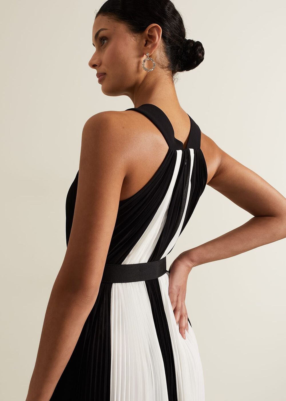 Taylor Pleated Maxi Dress - Black/Ivory