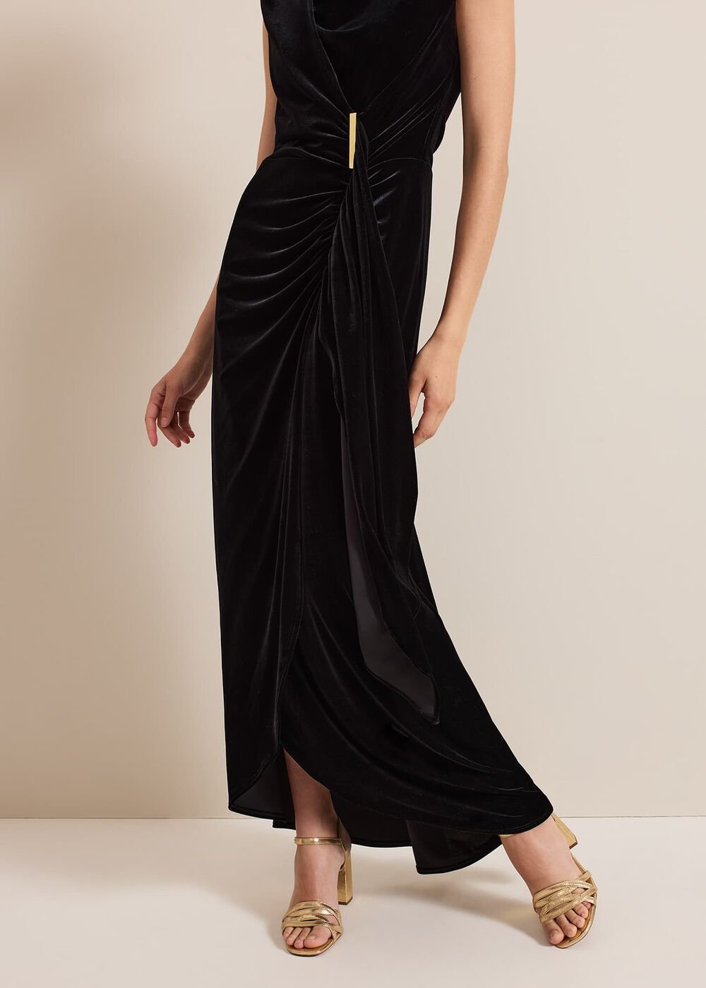 Donna Black Velvet Maxi Dress - Black