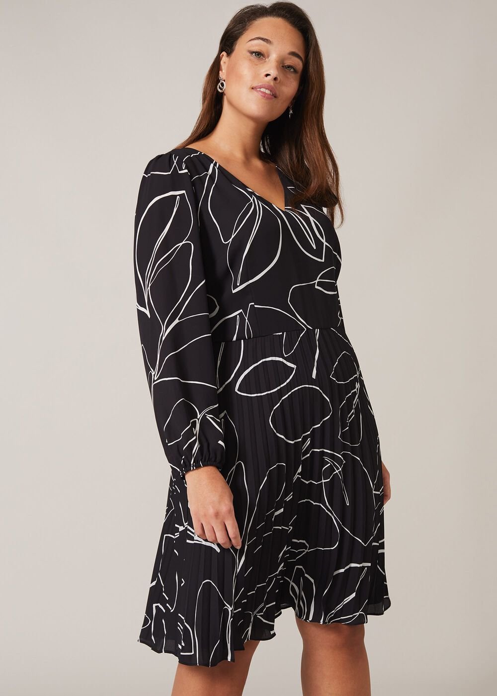 Hetty Pleated Dress - Black