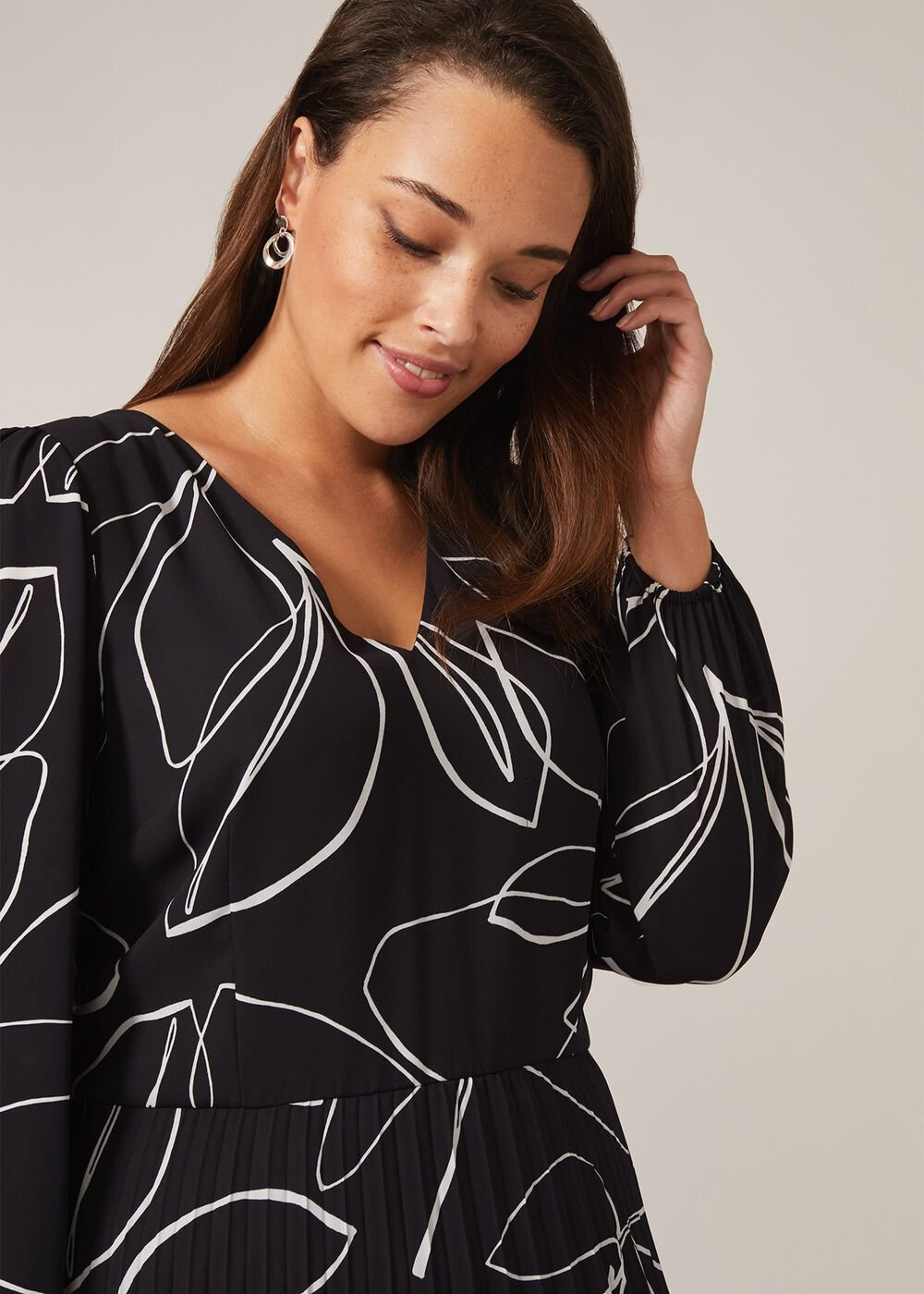 Hetty Pleated Dress - Black
