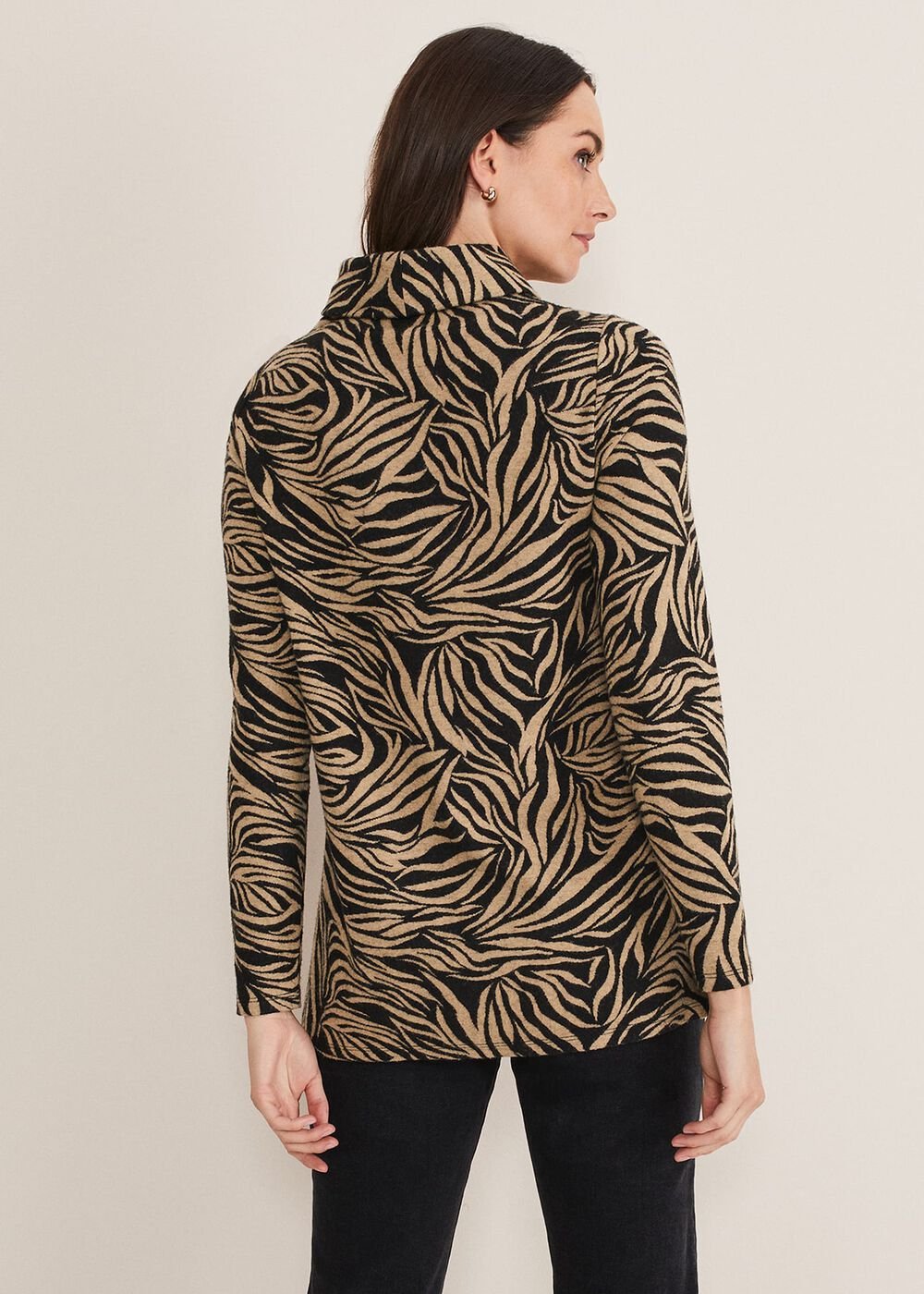 Nerissa Animal Print Snuggle - Camel/Black