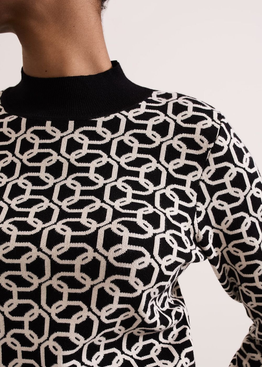 Callie Chain Jacquard Fitted Top - Black/Ivory