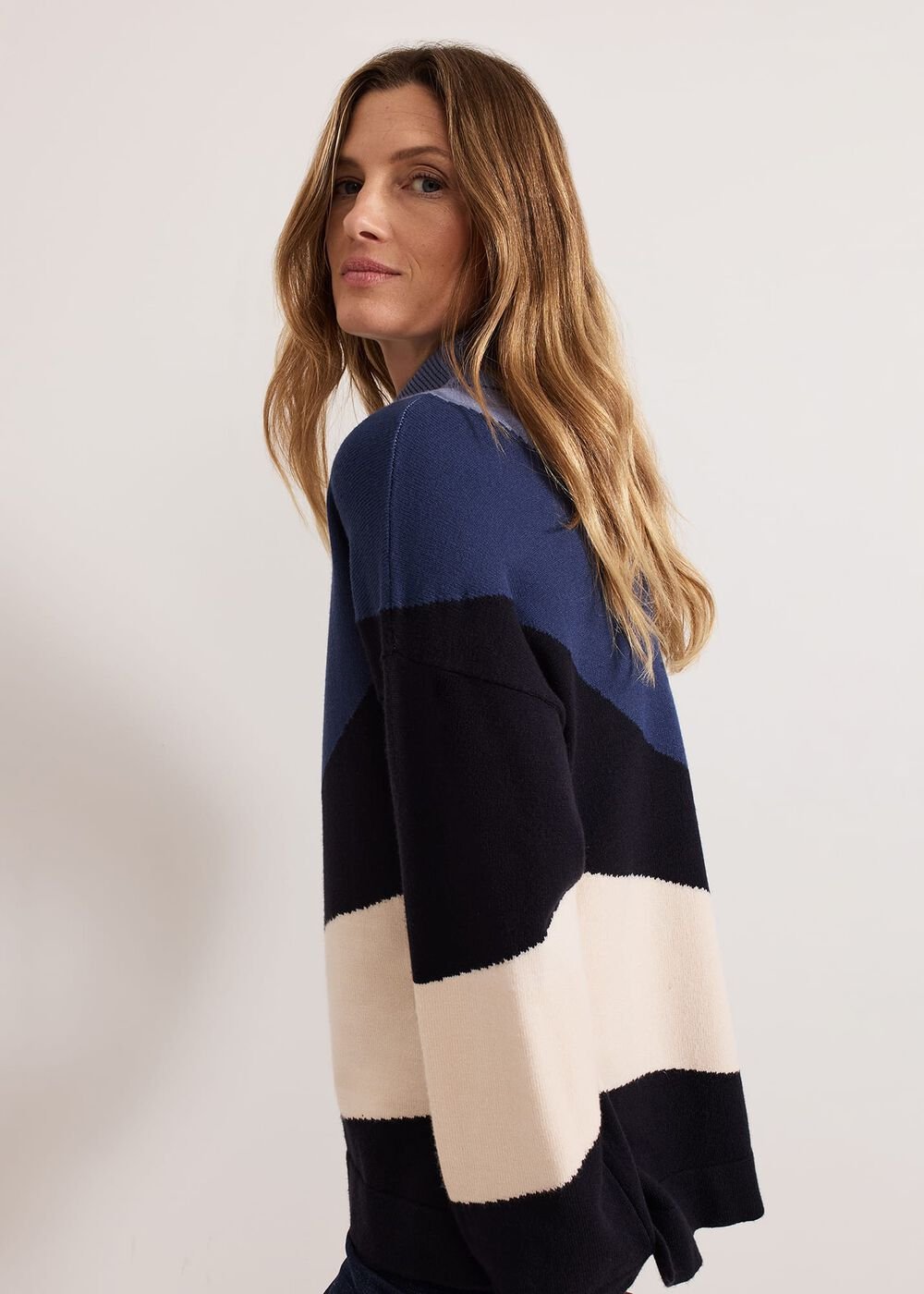 Sabrina Swirl Jacqaurd Jumper - Navy