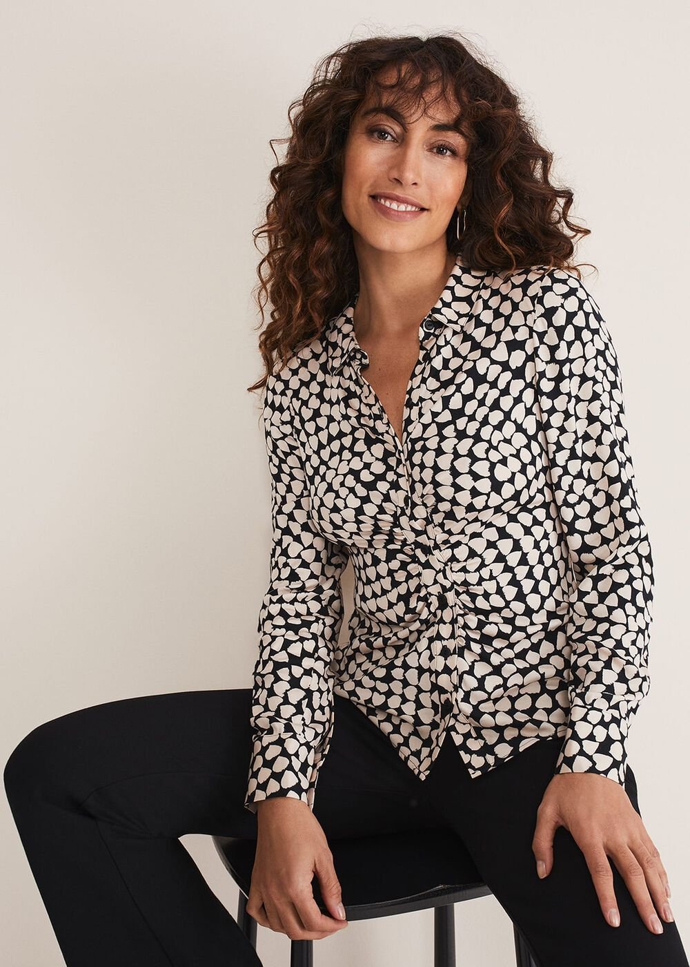 Kesia Ruched Front Heart Print Shirt - Black/Camel