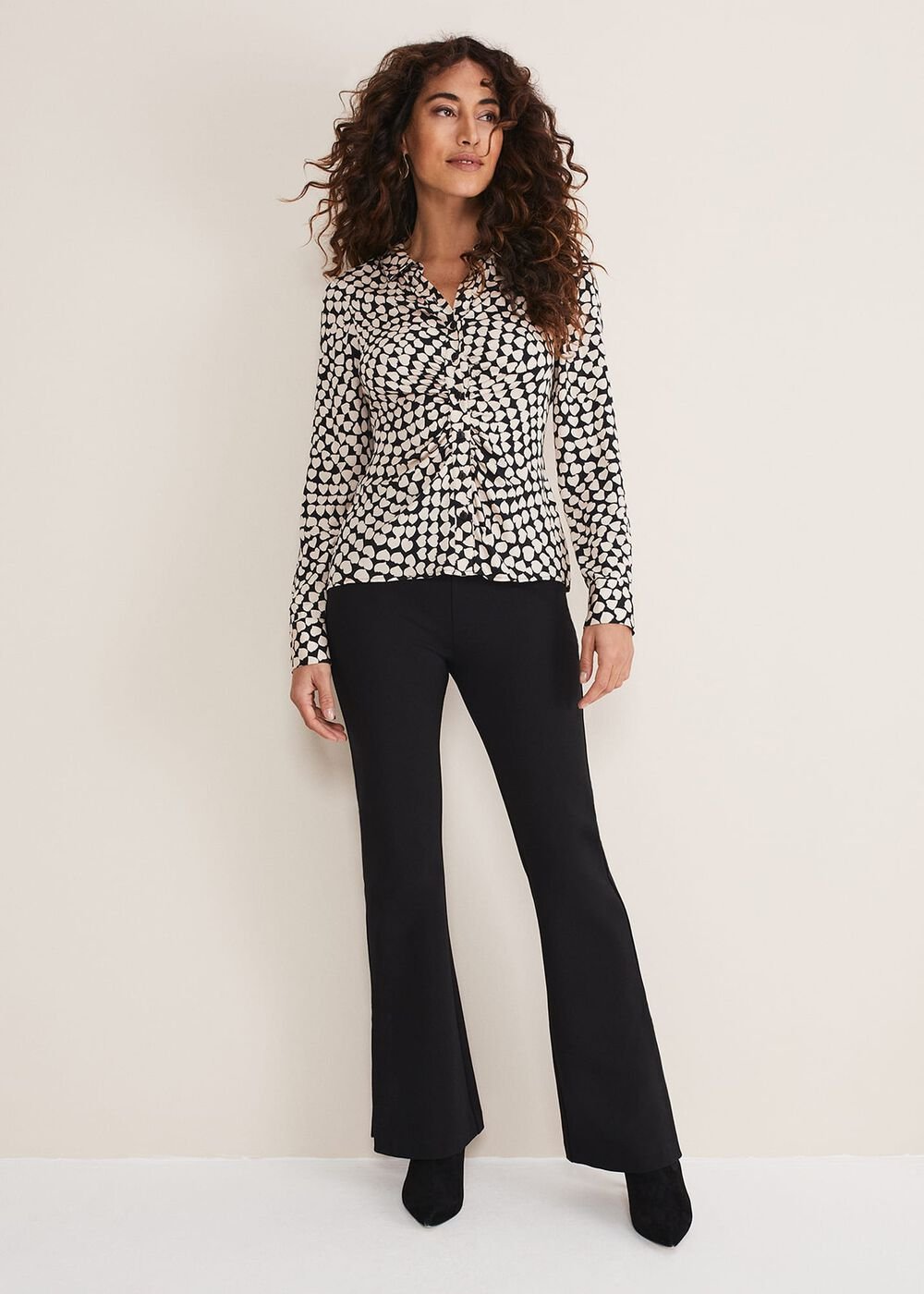 Kesia Ruched Front Heart Print Shirt - Black/Camel
