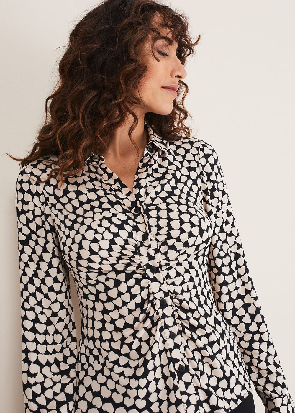 Kesia Ruched Front Heart Print Shirt - Black/Camel