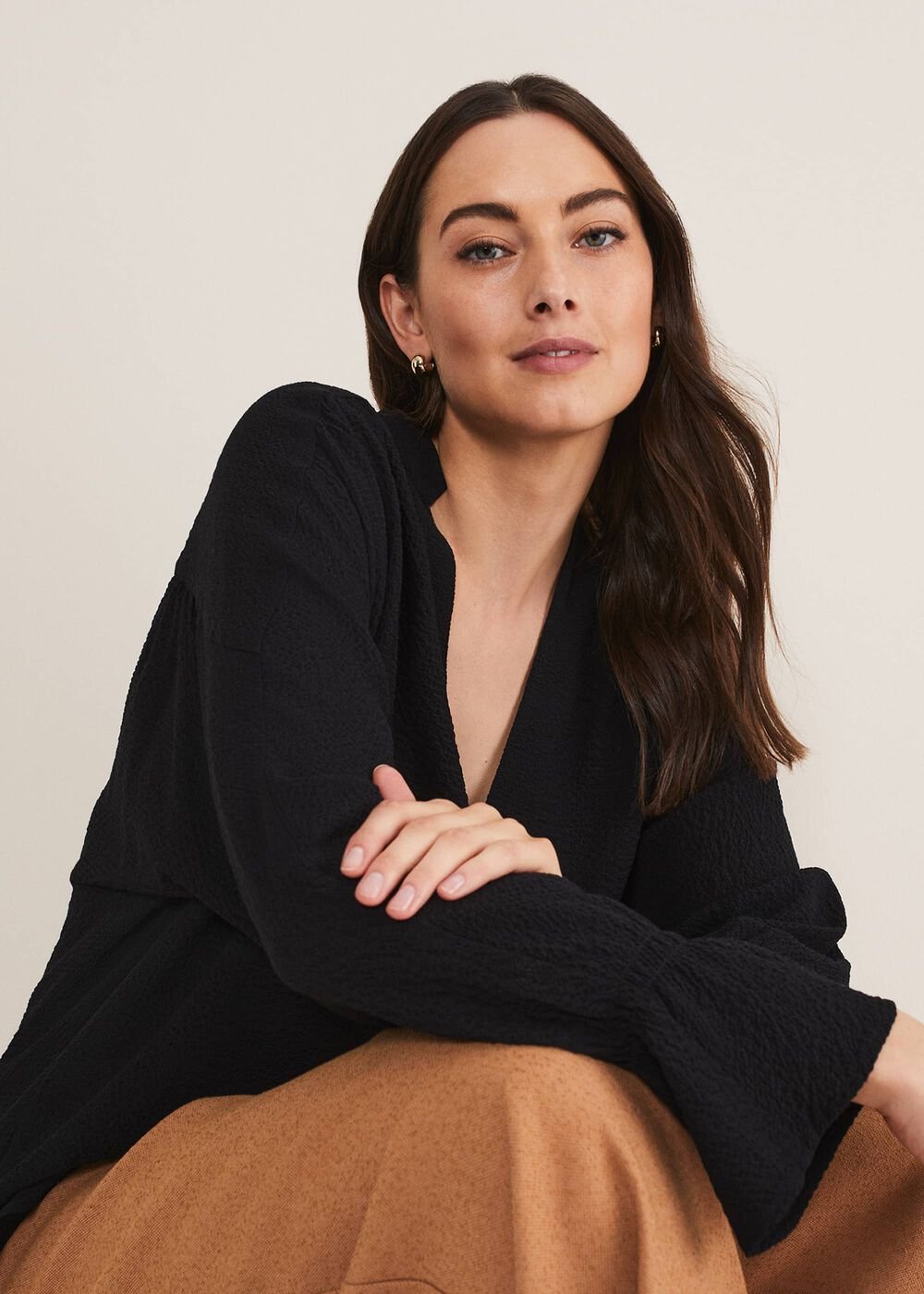 Kym V-Neck Textured Blouse - Black