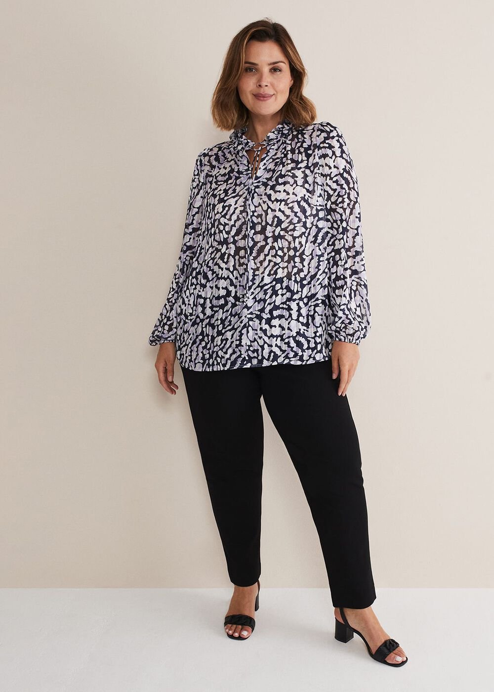 Amryn Abstract Blouse - Carbon/Ivory